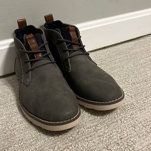 Grey Sonoma dress / casual shoe